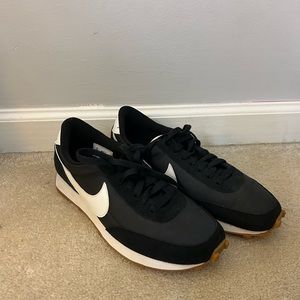 Black nike casual shoes